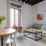 Triana Boutique Apartments By Hommyhome